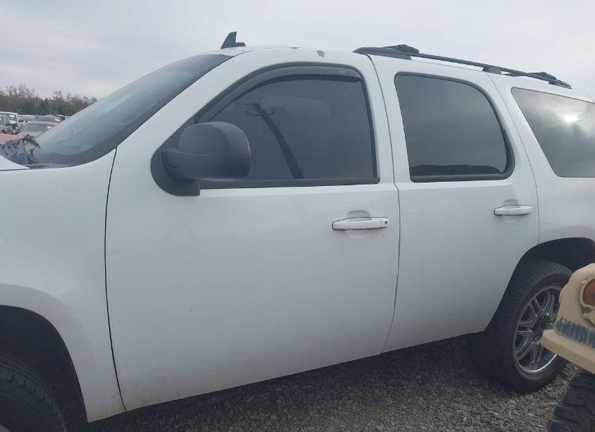 Photo 14 of 2011 Chevrolet Tahoe LS (VIN 1GNSKAE09BR102937)