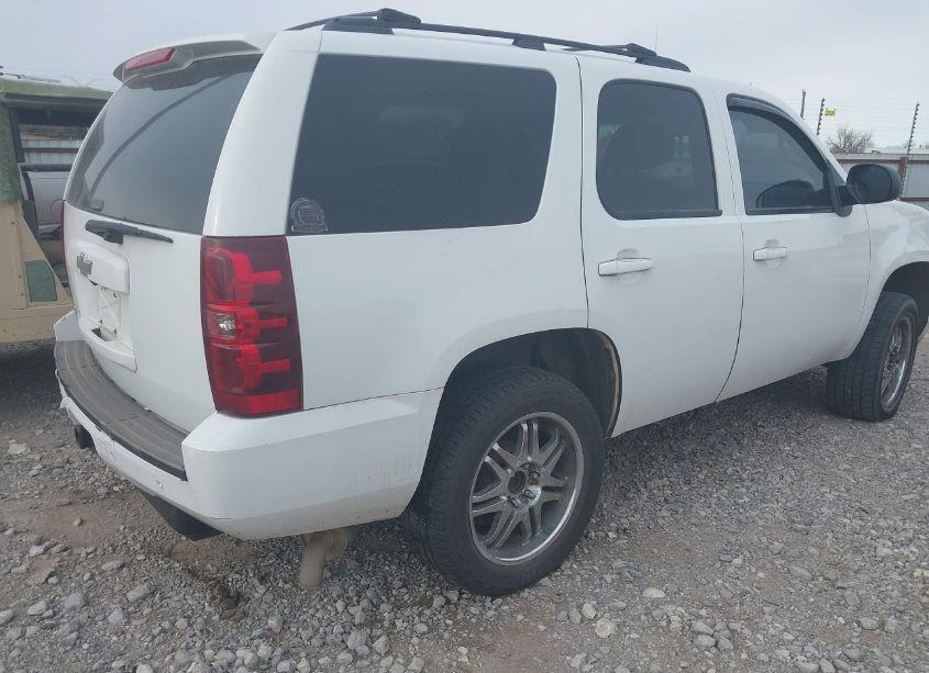 Photo 4 of 2011 Chevrolet Tahoe LS (VIN 1GNSKAE09BR102937)