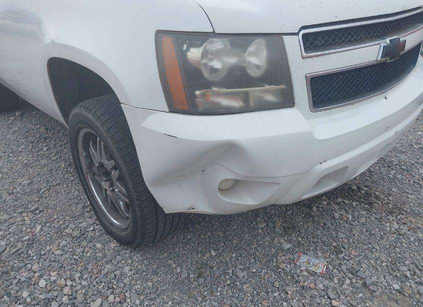 Photo 6 of 2011 Chevrolet Tahoe LS (VIN 1GNSKAE09BR102937)