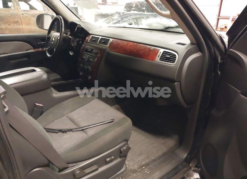 Photo 5 of 2011 Chevrolet Tahoe LS (VIN 1GNSKAE09BR338827)