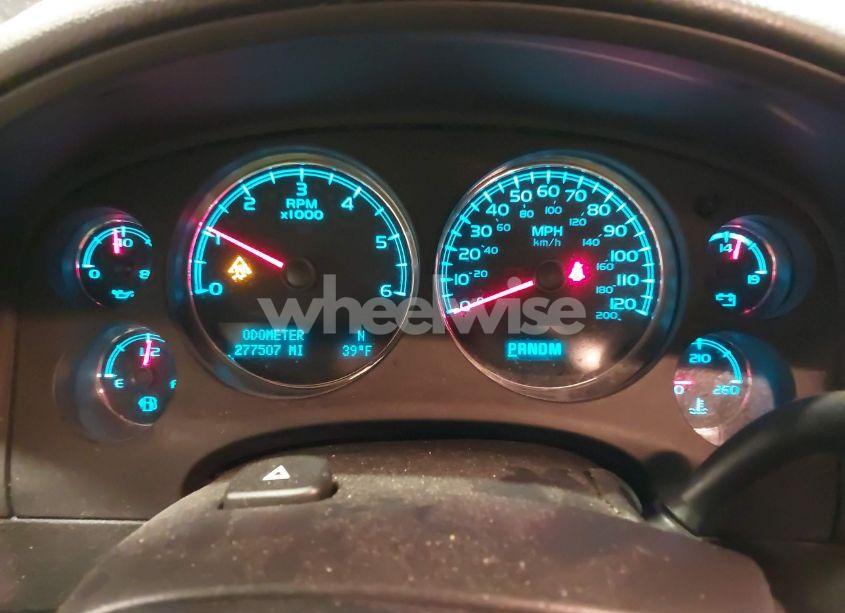 Photo 7 of 2011 Chevrolet Tahoe LS (VIN 1GNSKAE09BR338827)