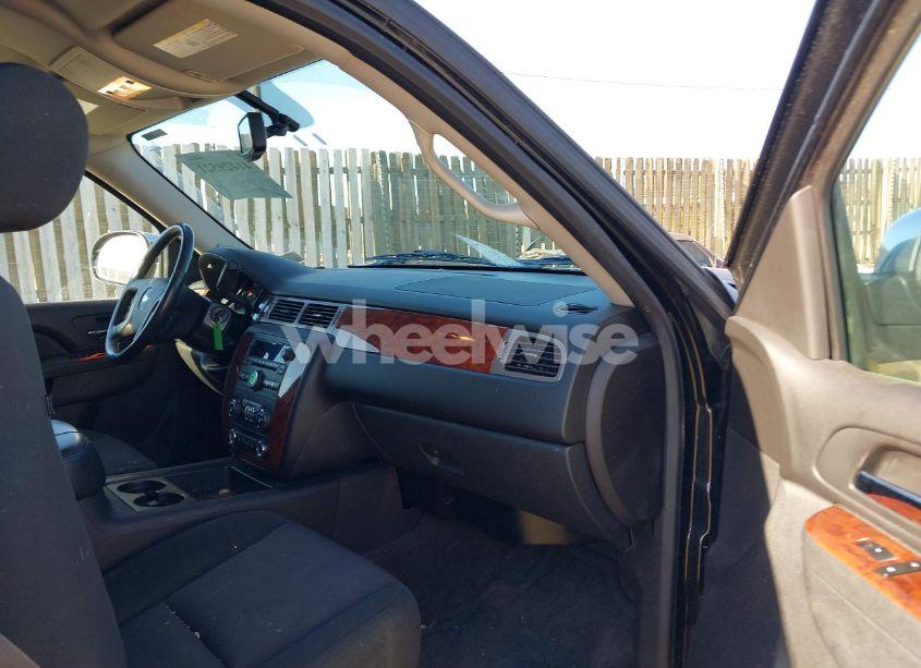 Photo 5 of 2012 Chevrolet Tahoe LS (VIN 1GNSKAE09CR257893)