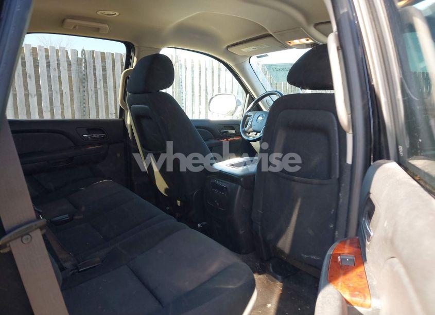 Photo 8 of 2012 Chevrolet Tahoe LS (VIN 1GNSKAE09CR257893)