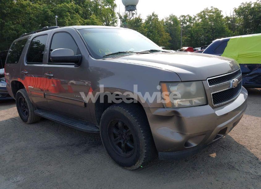 2011 Chevrolet Tahoe LS (VIN 1GNSKAE0XBR288603) main photo