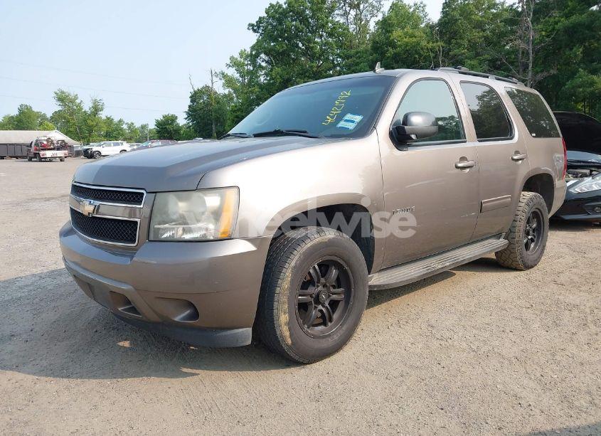 Photo 2 of 2011 Chevrolet Tahoe LS (VIN 1GNSKAE0XBR288603)