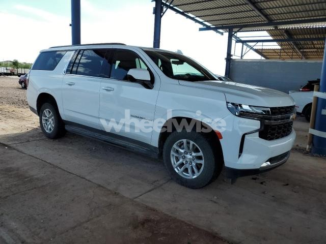 Photo 3 of 2022 CHEVROLET SUBURBAN K1500 N/A (VIN 1GNSKAED9NR177547)