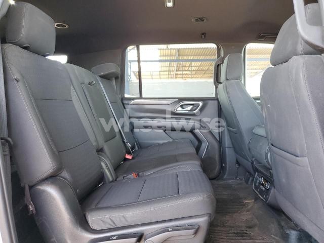Photo 4 of 2022 CHEVROLET SUBURBAN K1500 N/A (VIN 1GNSKAED9NR177547)