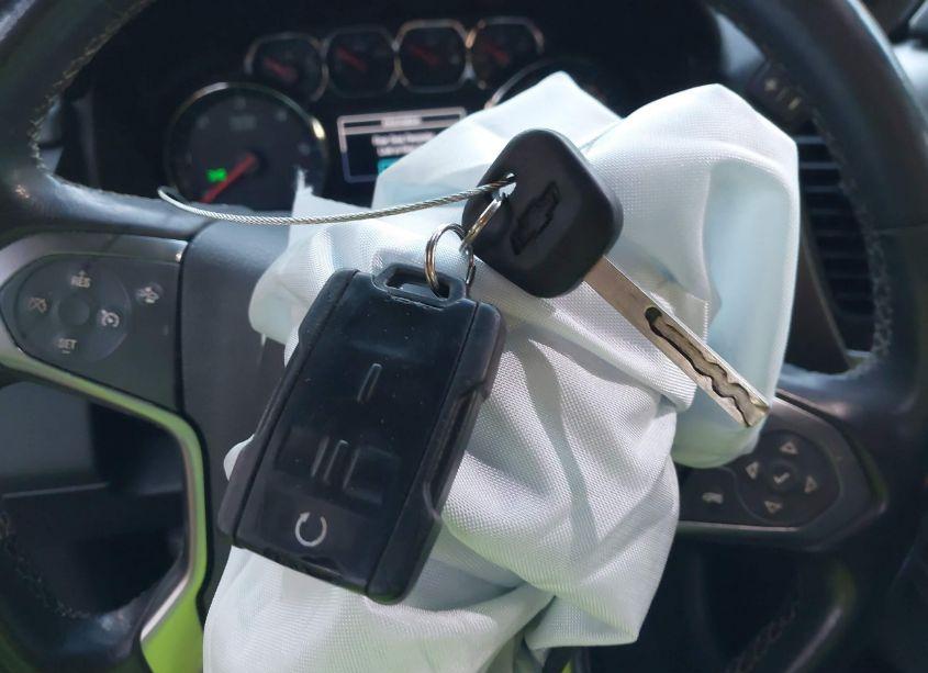 Photo 11 of 2018 Chevrolet Tahoe LS (VIN 1GNSKAKC0JR403674)