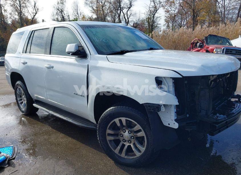 2016 Chevrolet Tahoe LS (VIN 1GNSKAKC2GR408884) main photo