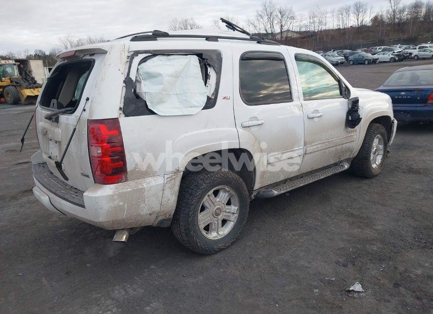 Photo 4 of 2011 Chevrolet Tahoe LT (VIN 1GNSKBE00BR147545)