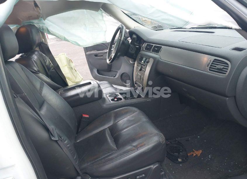 Photo 5 of 2011 Chevrolet Tahoe LT (VIN 1GNSKBE00BR147545)