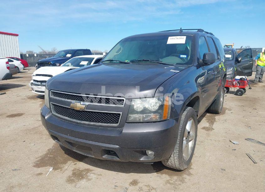 Photo 2 of 2011 Chevrolet Tahoe LT (VIN 1GNSKBE00BR160246)
