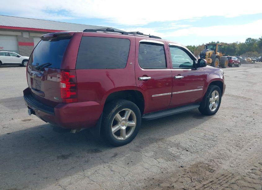 Photo 4 of 2011 Chevrolet Tahoe LT (VIN 1GNSKBE00BR195966)