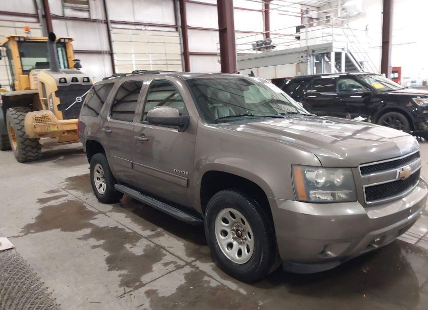 2011 Chevrolet Tahoe LT (VIN 1GNSKBE00BR381295) main photo