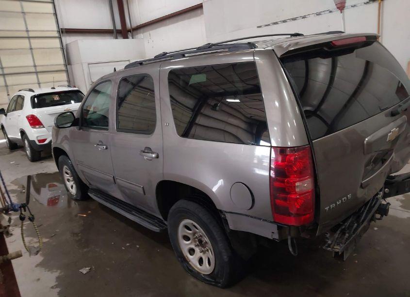 Photo 3 of 2011 Chevrolet Tahoe LT (VIN 1GNSKBE00BR381295)