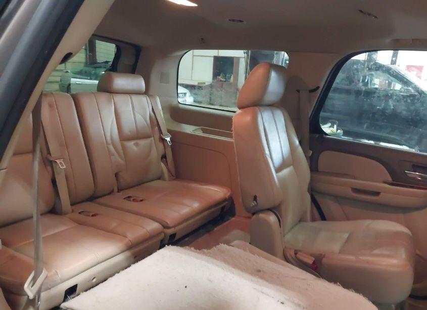 Photo 8 of 2011 Chevrolet Tahoe LT (VIN 1GNSKBE00BR381295)