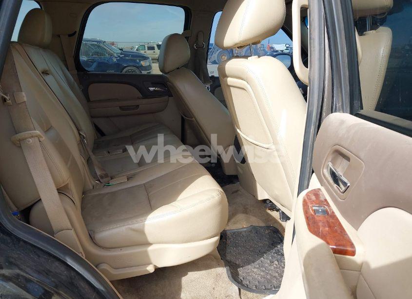 Photo 8 of 2012 Chevrolet Tahoe LT (VIN 1GNSKBE00CR182989)