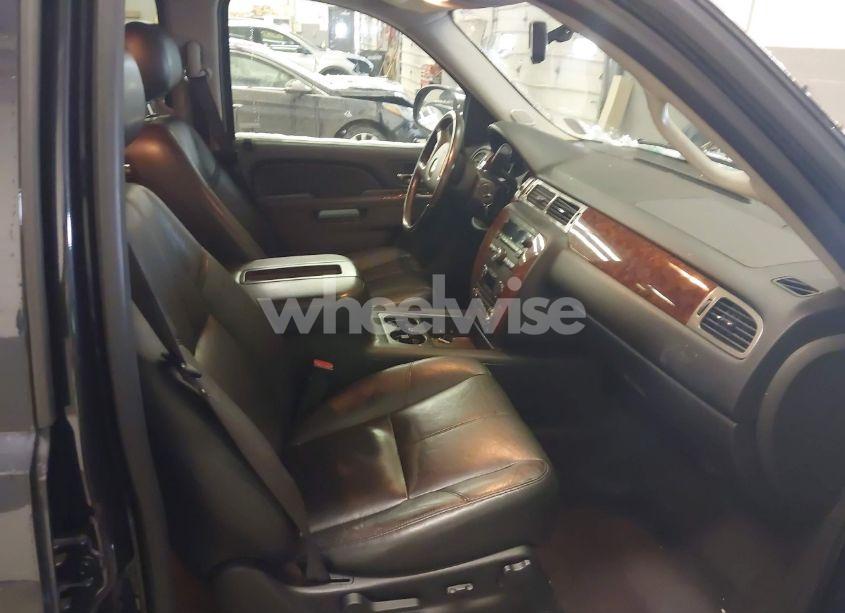 Photo 5 of 2013 Chevrolet Tahoe LT (VIN 1GNSKBE00DR223851)