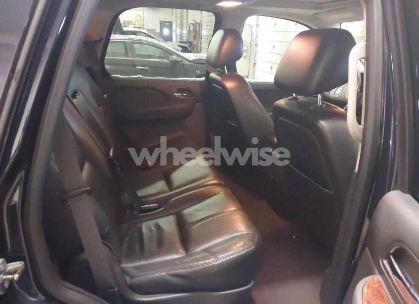 Photo 8 of 2013 Chevrolet Tahoe LT (VIN 1GNSKBE00DR223851)