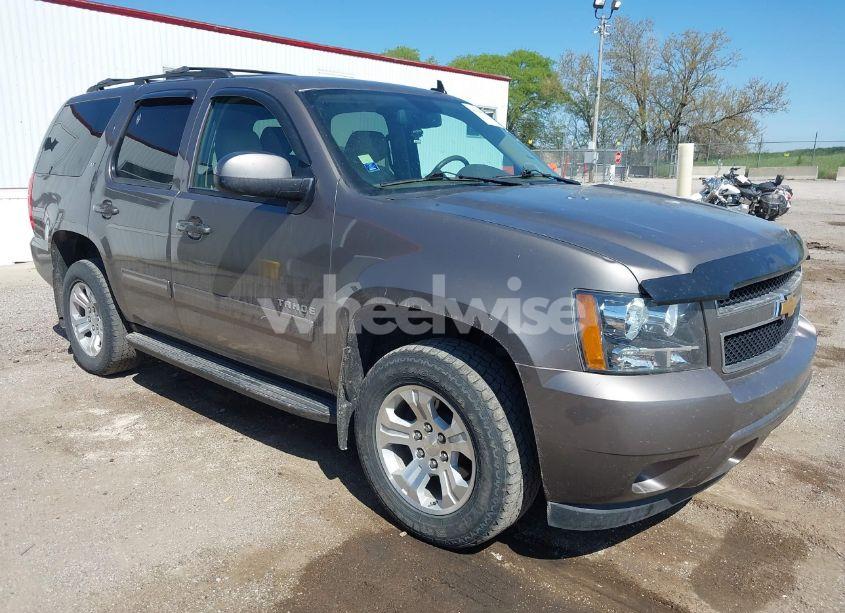 2013 Chevrolet Tahoe LT (VIN 1GNSKBE00DR230055) main photo