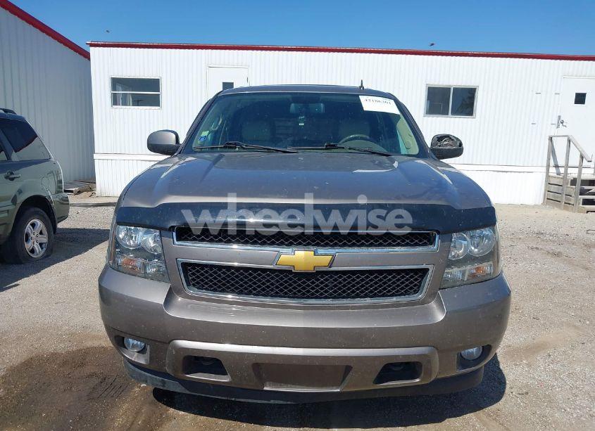 Photo 12 of 2013 Chevrolet Tahoe LT (VIN 1GNSKBE00DR230055)