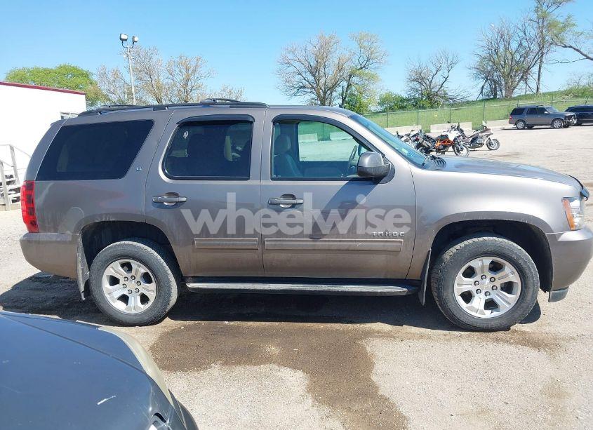 Photo 13 of 2013 Chevrolet Tahoe LT (VIN 1GNSKBE00DR230055)