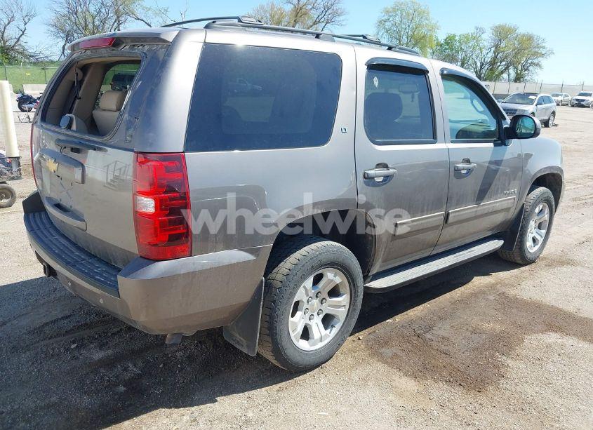 Photo 4 of 2013 Chevrolet Tahoe LT (VIN 1GNSKBE00DR230055)