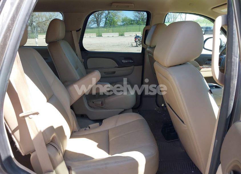Photo 8 of 2013 Chevrolet Tahoe LT (VIN 1GNSKBE00DR230055)