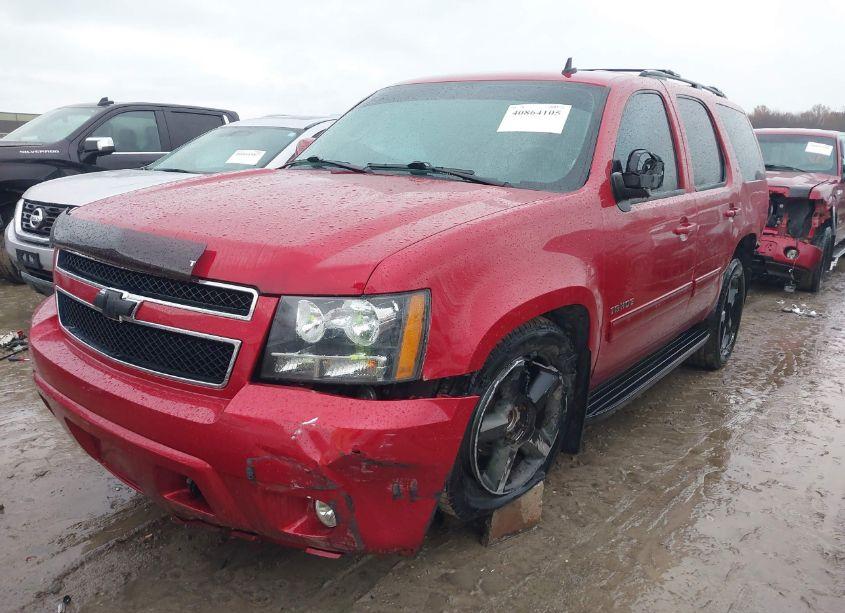 Photo 2 of 2013 Chevrolet Tahoe LT (VIN 1GNSKBE00DR264285)