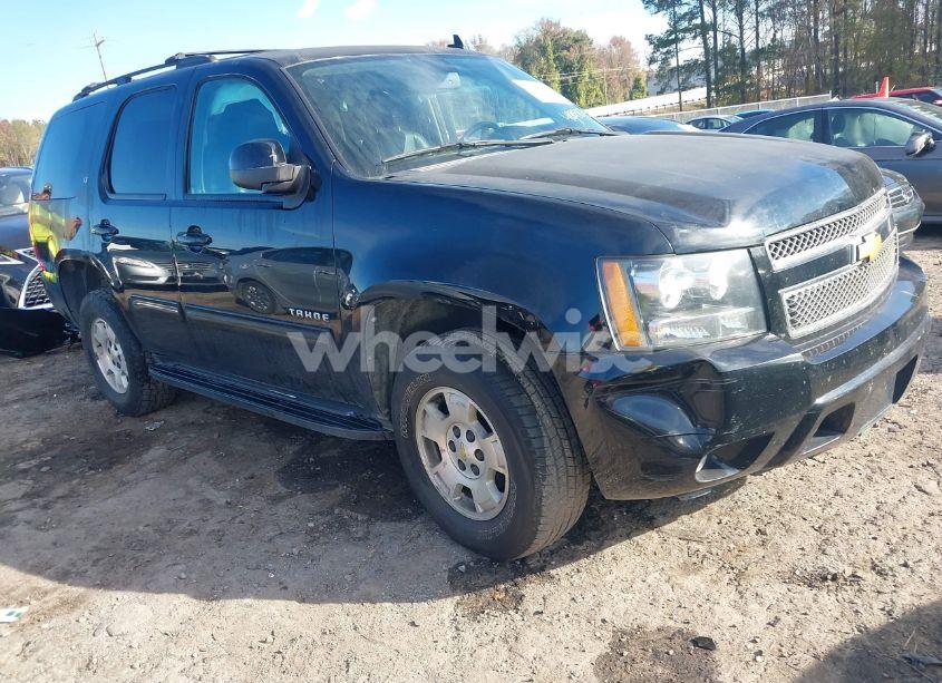 2014 Chevrolet Tahoe LT (VIN 1GNSKBE00ER244815) main photo