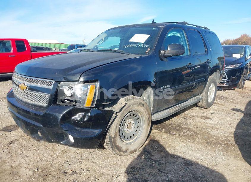 Photo 2 of 2014 Chevrolet Tahoe LT (VIN 1GNSKBE00ER244815)