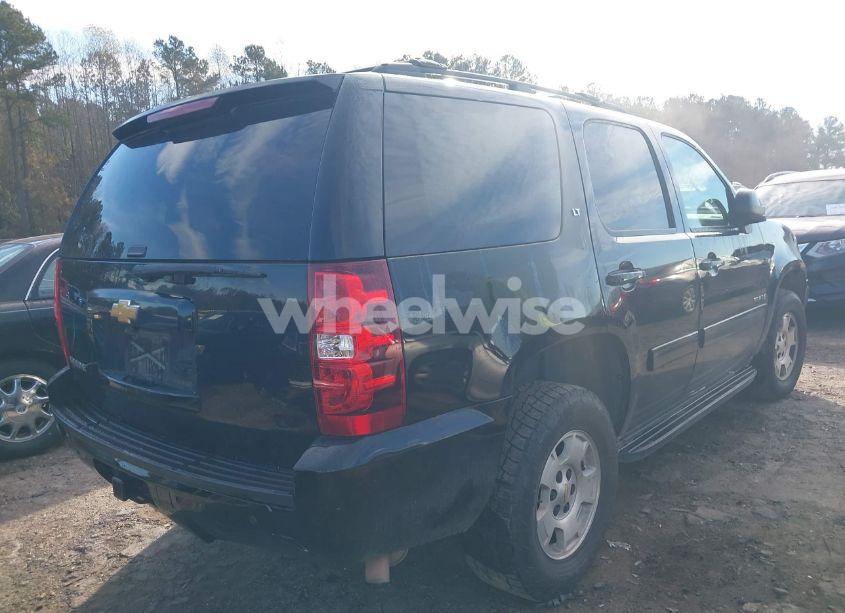 Photo 4 of 2014 Chevrolet Tahoe LT (VIN 1GNSKBE00ER244815)