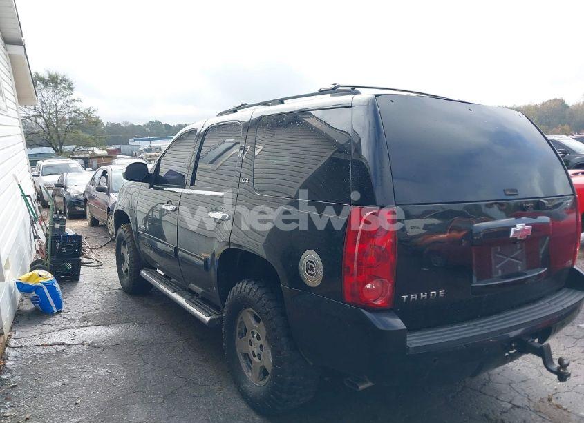 Photo 3 of 2011 Chevrolet Tahoe LT (VIN 1GNSKBE01BR158604)