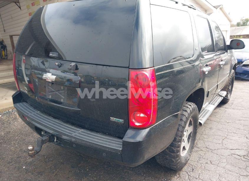 Photo 4 of 2011 Chevrolet Tahoe LT (VIN 1GNSKBE01BR158604)