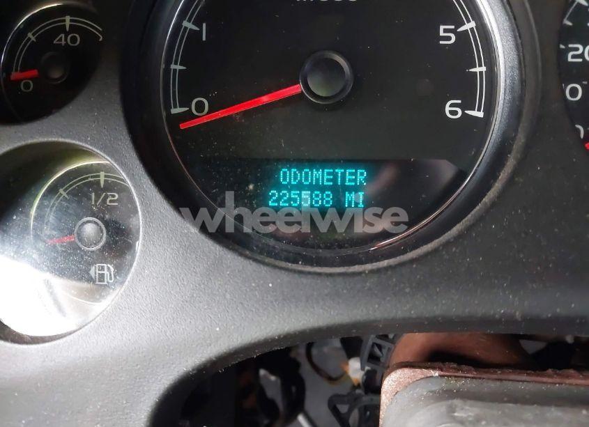 Photo 7 of 2011 Chevrolet Tahoe LT (VIN 1GNSKBE01BR158604)