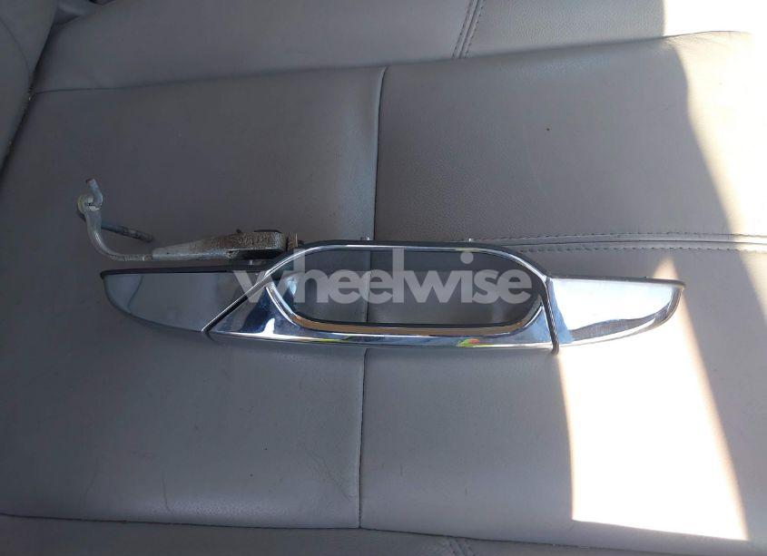 Photo 12 of 2011 Chevrolet Tahoe LT (VIN 1GNSKBE01BR182255)