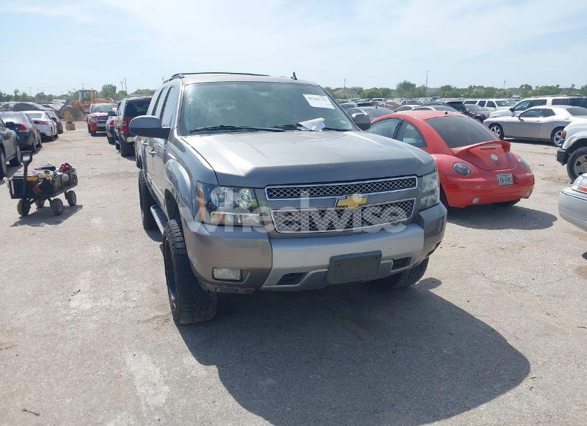 2012 Chevrolet Tahoe LT (VIN 1GNSKBE01CR214395) main photo