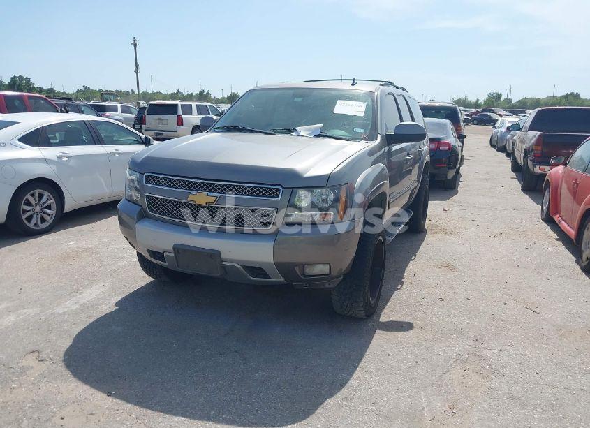 Photo 2 of 2012 Chevrolet Tahoe LT (VIN 1GNSKBE01CR214395)