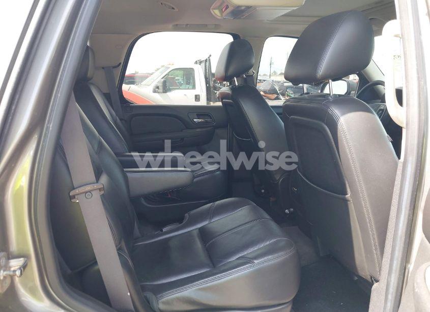 Photo 8 of 2012 Chevrolet Tahoe LT (VIN 1GNSKBE01CR214395)