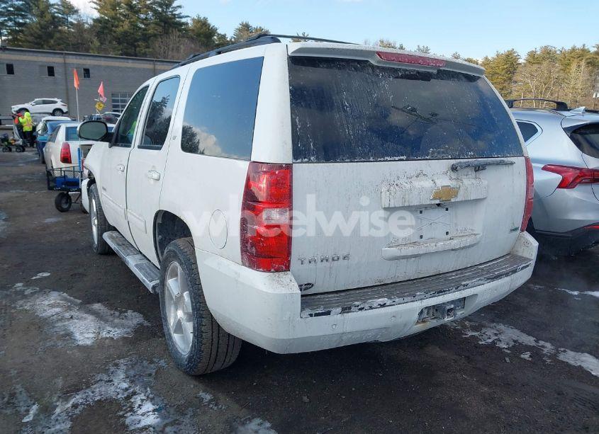Photo 3 of 2012 Chevrolet Tahoe LT (VIN 1GNSKBE01CR279022)