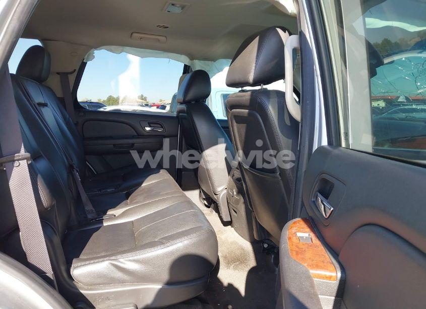 Photo 8 of 2013 Chevrolet Tahoe LT (VIN 1GNSKBE01DR157083)