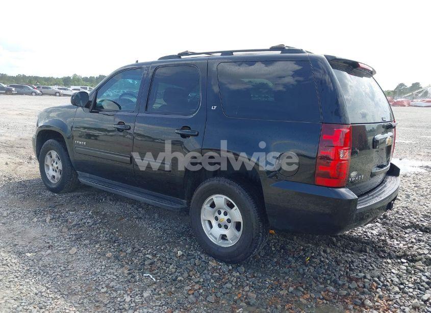 Photo 3 of 2013 Chevrolet Tahoe LT (VIN 1GNSKBE01DR270421)