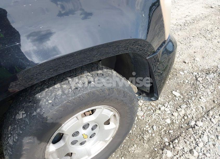 Photo 6 of 2013 Chevrolet Tahoe LT (VIN 1GNSKBE01DR270421)