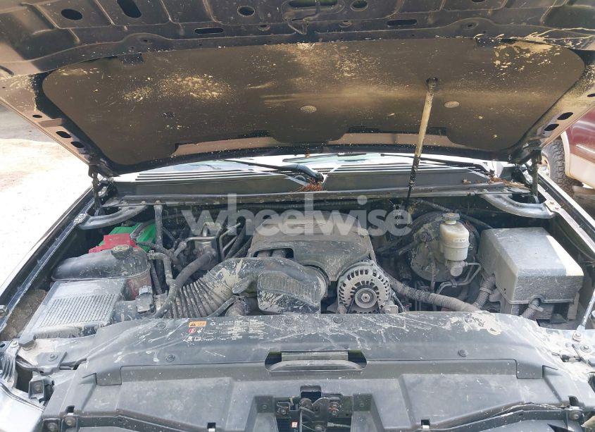 Photo 10 of 2013 Chevrolet Tahoe LT (VIN 1GNSKBE01DR315132)