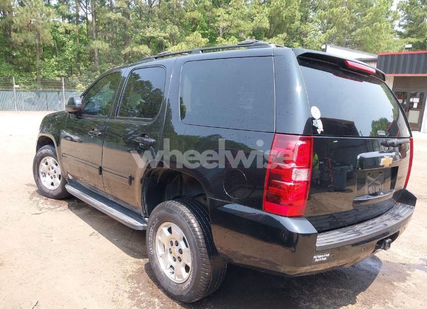 Photo 3 of 2013 Chevrolet Tahoe LT (VIN 1GNSKBE01DR315132)