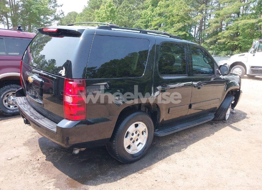 Photo 4 of 2013 Chevrolet Tahoe LT (VIN 1GNSKBE01DR315132)
