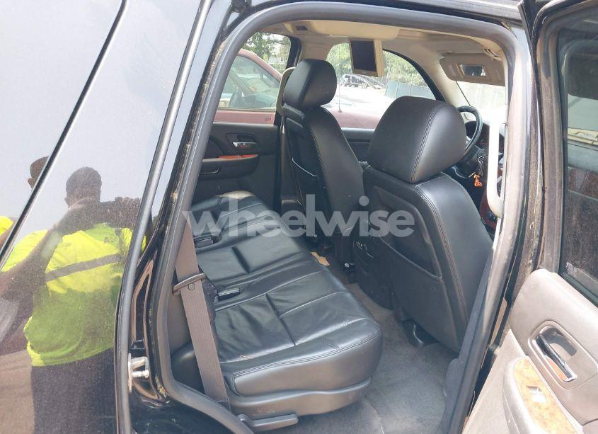 Photo 8 of 2013 Chevrolet Tahoe LT (VIN 1GNSKBE01DR315132)