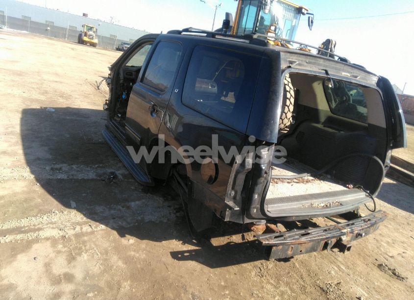 Photo 3 of 2013 Chevrolet Tahoe LT (VIN 1GNSKBE01DR316300)