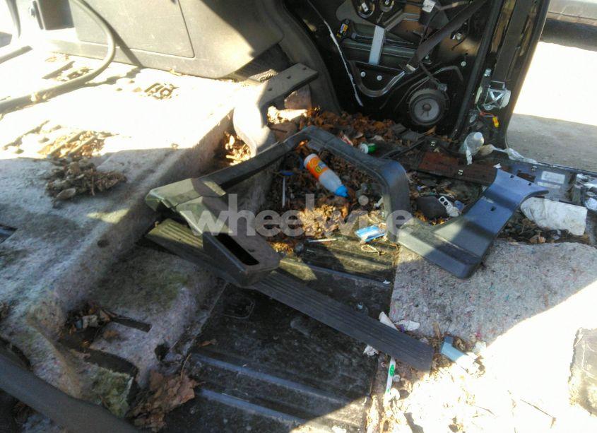 Photo 8 of 2013 Chevrolet Tahoe LT (VIN 1GNSKBE01DR316300)