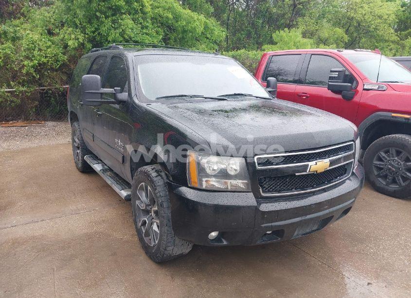 2013 Chevrolet Tahoe LT (VIN 1GNSKBE01DR374262) main photo